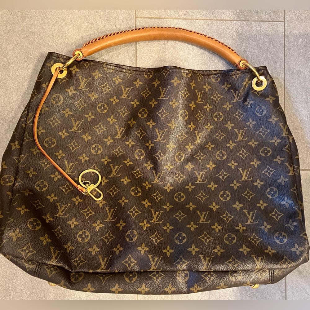 Artsy GM Louis Vuitton ✨ Discontinued